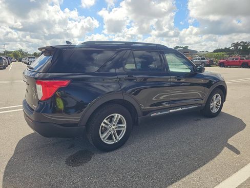 Used 2024 Ford Explorer XLT w/ Equipment Group 202A AWD/4WD image 3