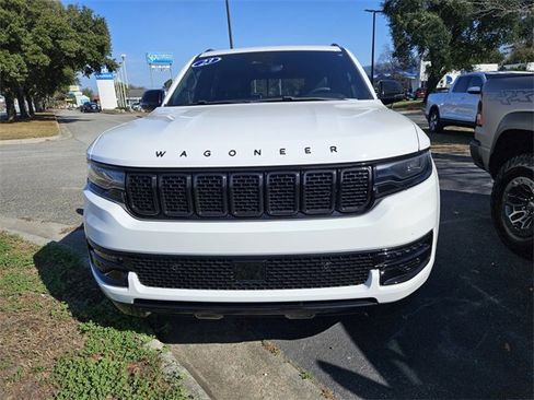 Used 2023 Jeep Wagoneer Series II image 3