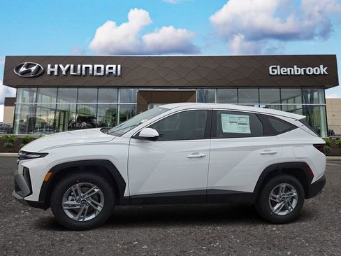 New 2026 Hyundai Tucson SE image 1