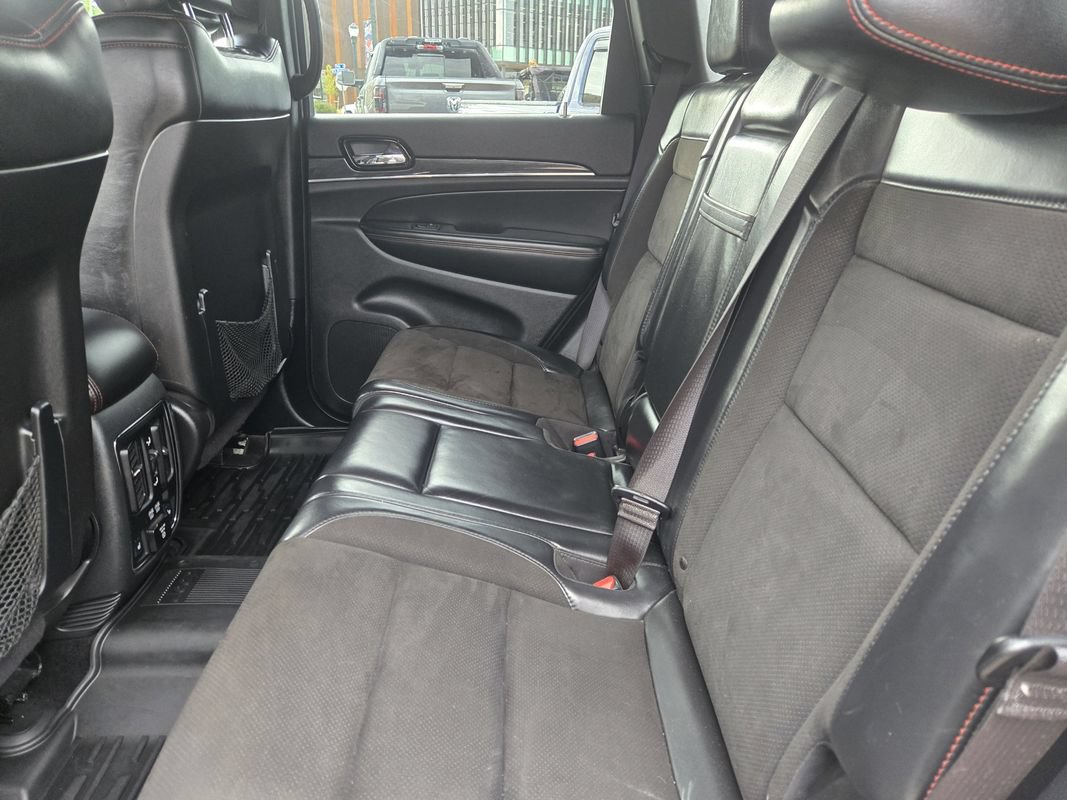 Used 2019 Jeep Grand Cherokee Trailhawk AWD/4WD image 20