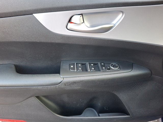 Used 2022 Kia Forte LXS w/ LXS Technology Package FWD image 16