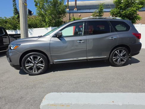 Used 2020 Nissan Pathfinder Platinum AWD/4WD image 9