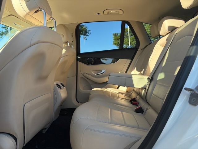 Used 2018 Mercedes-Benz GLC 300 4MATIC image 17