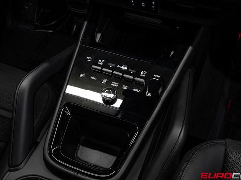 Used 2025 Porsche Cayenne GTS image 27