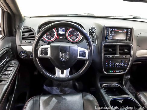 Used 2018 Dodge Grand Caravan GT image 17
