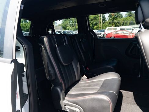 Used 2017 Dodge Grand Caravan GT FWD image 21
