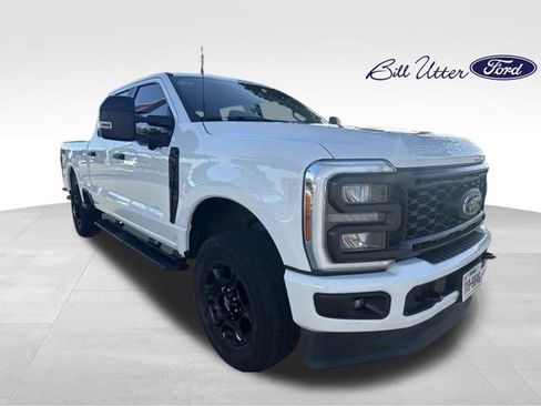 Used 2023 Ford F250 XL w/ STX Appearance Package AWD/4WD image 2