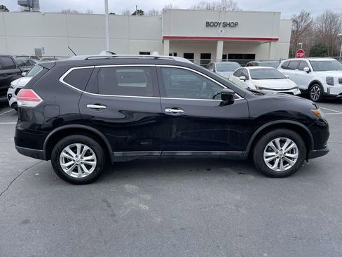 Used 2016 Nissan Rogue SV w/ SV Premium Package image 11