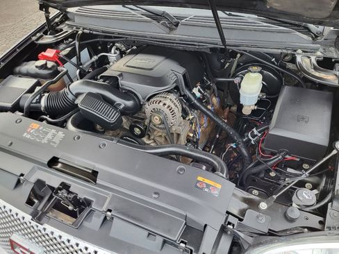 Used 2014 GMC Yukon Denali image 9