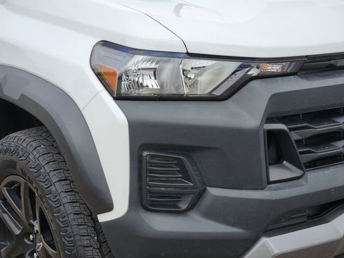 Used 2023 Chevrolet Colorado Trail Boss w/ Technology Package AWD/4WD image 9