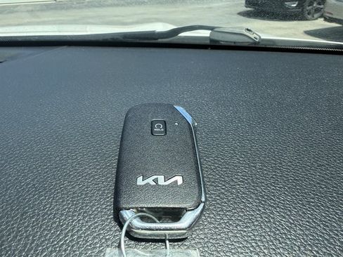 Used 2024 Kia Seltos EX AWD/4WD image 35