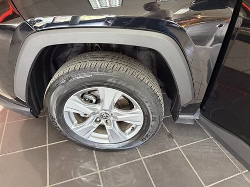 Used 2025 Toyota RAV4 XLE AWD/4WD image 64
