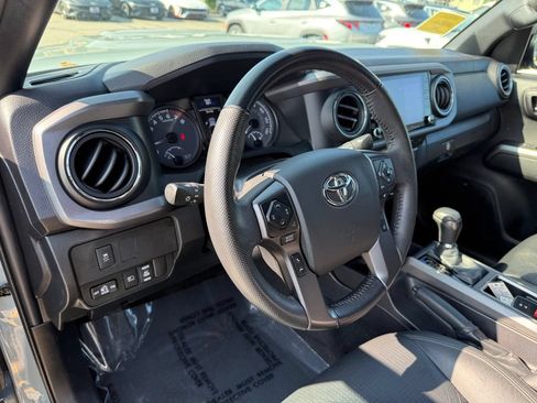 Used 2023 Toyota Tacoma TRD Sport w/ TRD Premium Sport Package AWD/4WD image 17