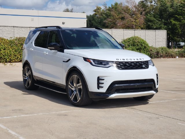 Used 2024 Land Rover Discovery Dynamic SE AWD/4WD image 3