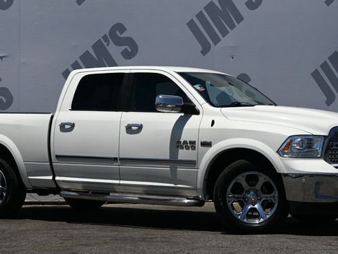 Used 2017 RAM 1500 Laramie w/ Convenience Group AWD/4WD image 3