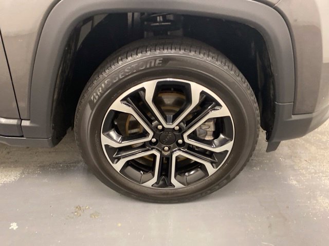 Used 2023 Jeep Compass Limited w/ Sun and Sound Group AWD/4WD image 31