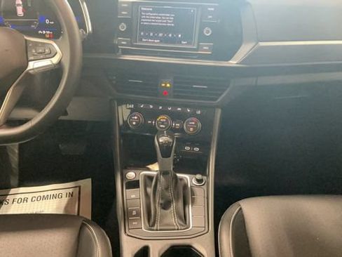 Certified 2023 Volkswagen Jetta SE w/ Panoramic Sunroof Package FWD image 22
