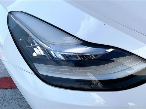 Used 2021 Tesla Model Y Long Range image 31