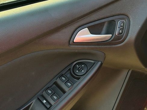 Used 2016 Ford Focus SE image 12