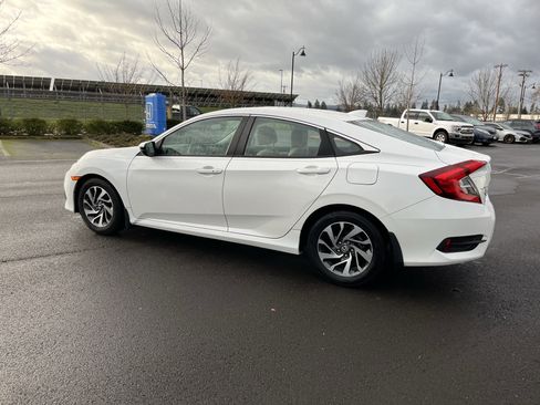 Used 2017 Honda Civic EX image 3