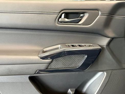 New 2026 Nissan Pathfinder SV w/ SV Premium Package FWD image 12