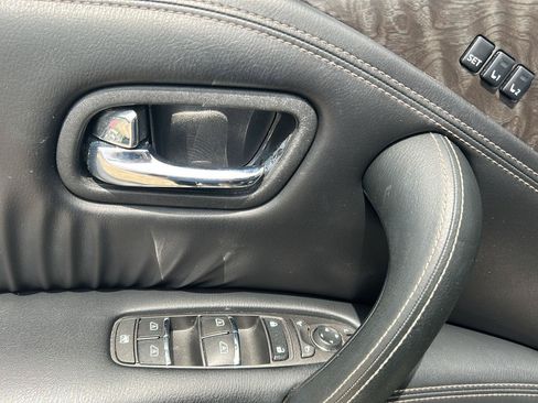 Used 2022 Nissan Armada Platinum w/ Captain's Chairs Package AWD/4WD image 9