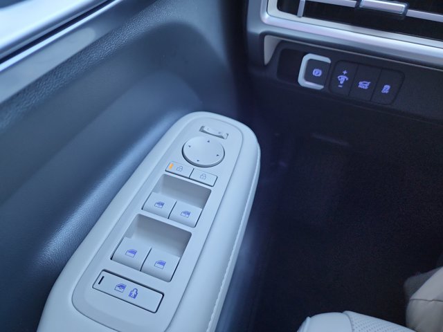 Used 2024 Hyundai Santa Fe SEL FWD image 19