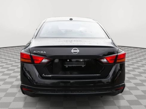 Used 2025 Nissan Altima 2.5 SV FWD image 6