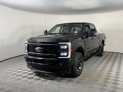 Used 2024 Ford F250 Lariat w/ Lariat Ultimate Package AWD/4WD image 9