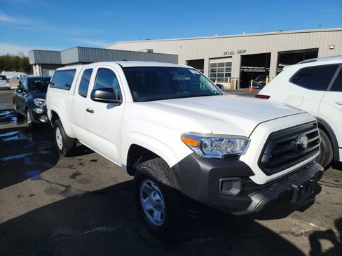 Used 2020 Toyota Tacoma SR image 4