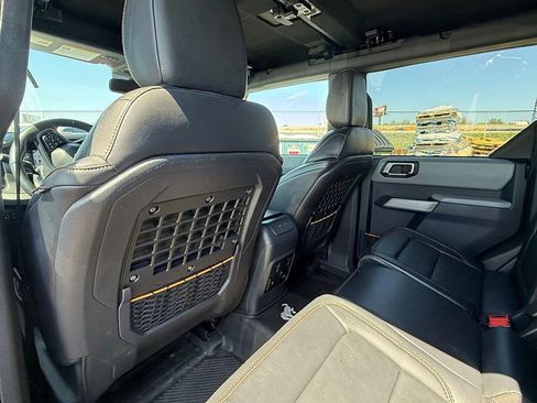 Used 2023 Ford Bronco Badlands image 13