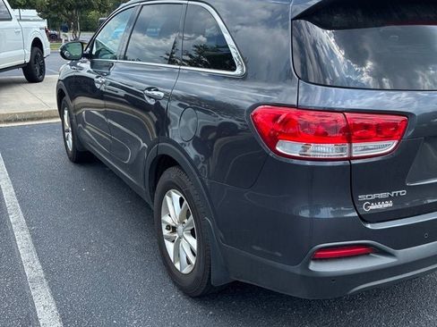 Used 2016 Kia Sorento FWD w/ LX Convenience Package image 9