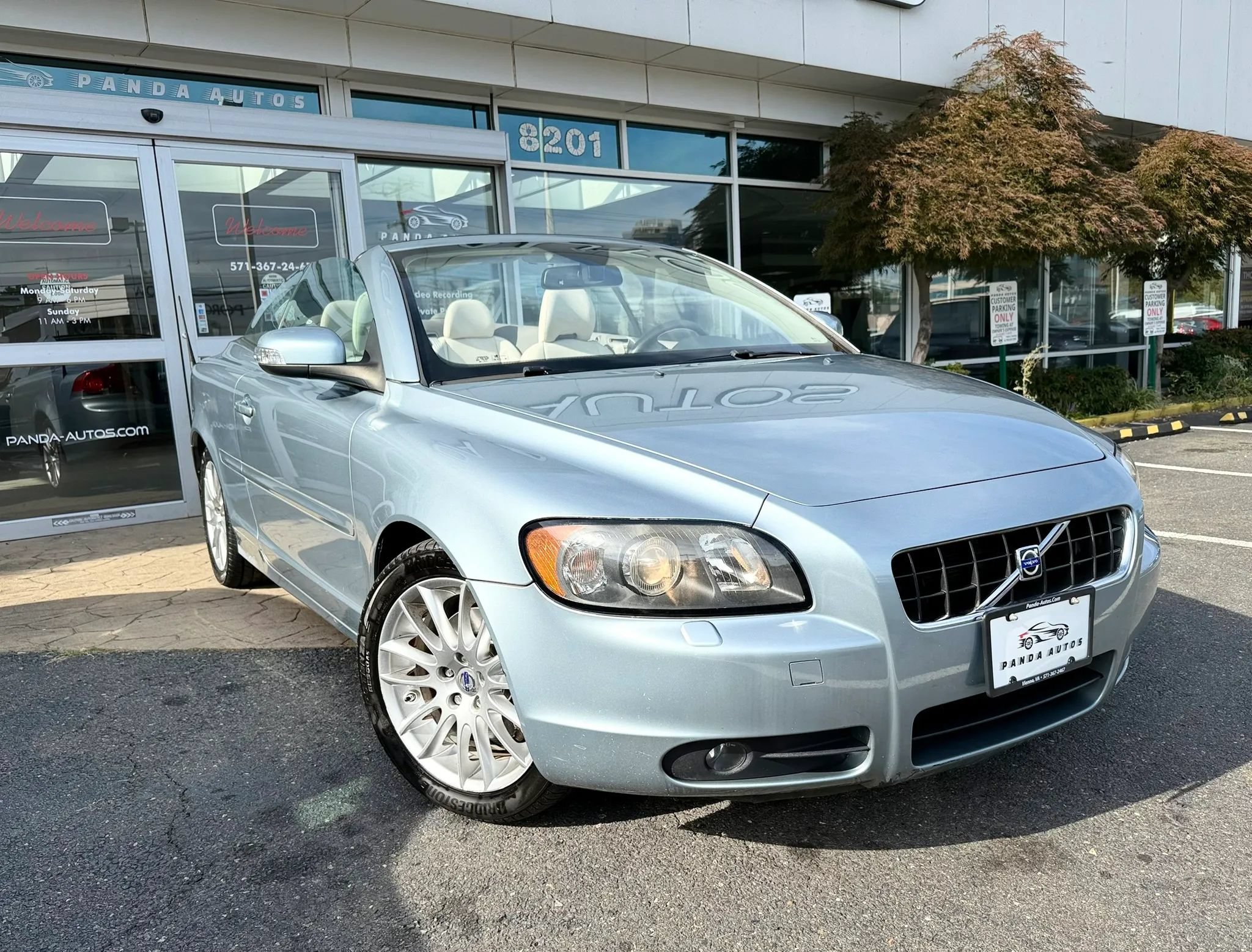 Used 2008 Volvo C70 T5 FWD image 2