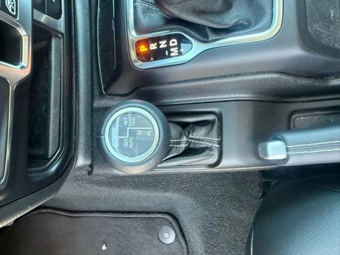 Used 2023 Jeep Wrangler Unlimited Sahara w/ Cold Weather Group AWD/4WD image 12