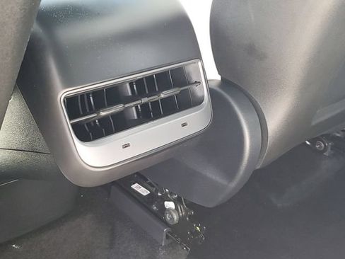 Used 2024 Tesla Model Y Long Range RWD image 26