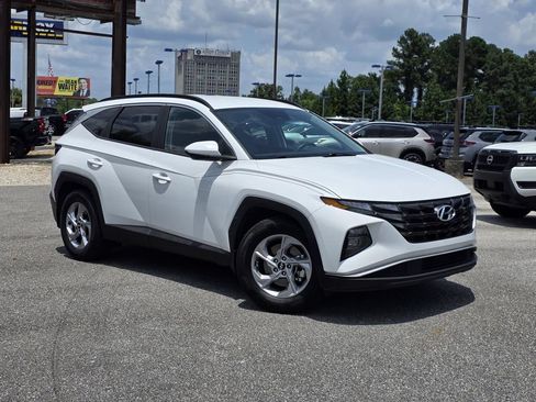 Used 2024 Hyundai Tucson SEL FWD image 2