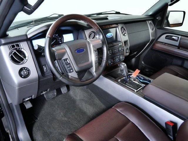 Used 2016 Ford Expedition Platinum AWD/4WD image 3