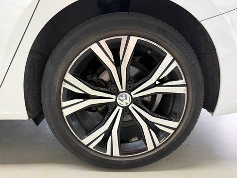 Used 2021 Volkswagen Passat 2.0T SE FWD image 30