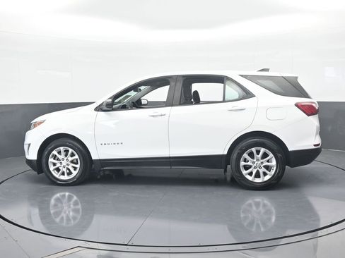Used 2021 Chevrolet Equinox LS image 3