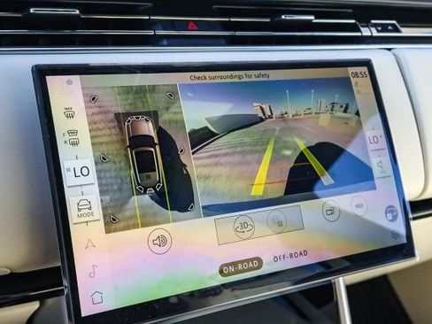 New 2025 Land Rover Range Rover SE image 18