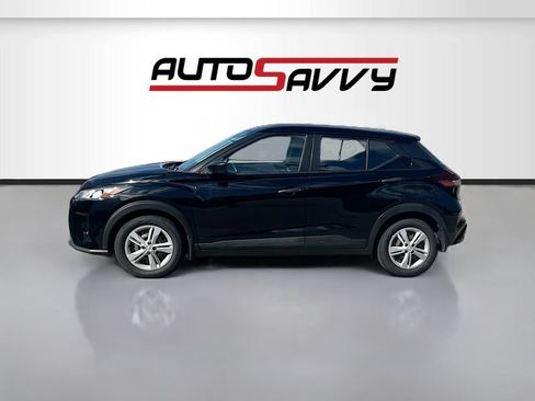 Used 2022 Nissan Kicks S FWD image 4