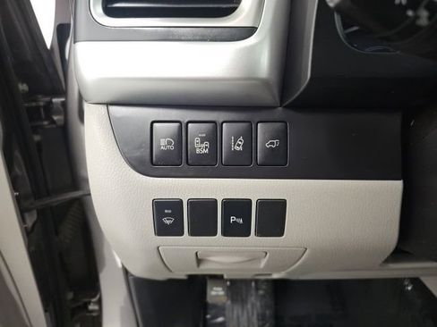 Used 2015 Toyota Highlander Limited w/ Driver Technology Package AWD/4WD image 17