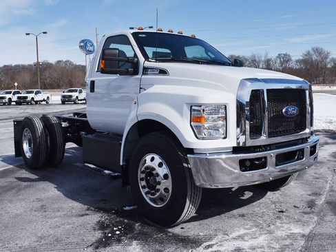 New 2027 Ford F650 2WD Regular Cab Super Duty image 12