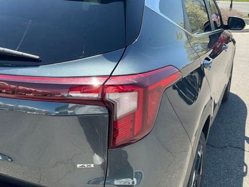 Certified 2025 Kia Seltos EX w/ EX Sunroof Package AWD/4WD image 20