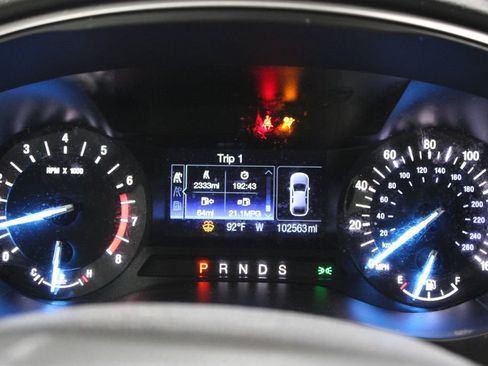 Used 2015 Ford Fusion SE FWD image 28