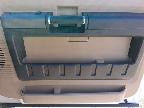 Used 2012 Ford F250 Lariat w/ Lariat Interior Pkg image 27