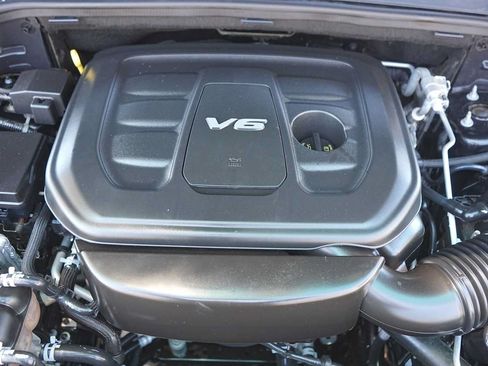 Used 2018 Jeep Grand Cherokee Laredo RWD image 9