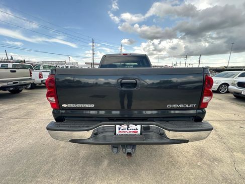 Used 2004 Chevrolet Silverado 2500 LT w/ Skid Plate Package AWD/4WD image 4