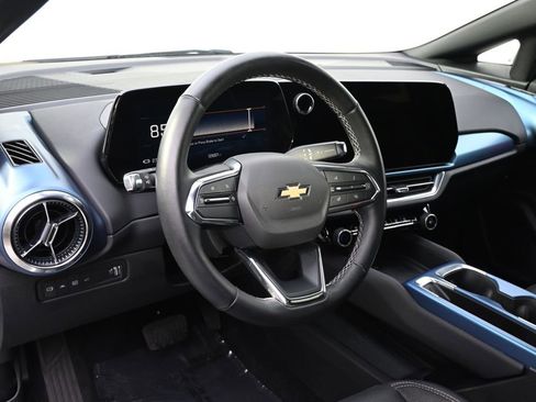 Used 2025 Chevrolet Equinox EV LT w/ Convenience Package FWD image 11