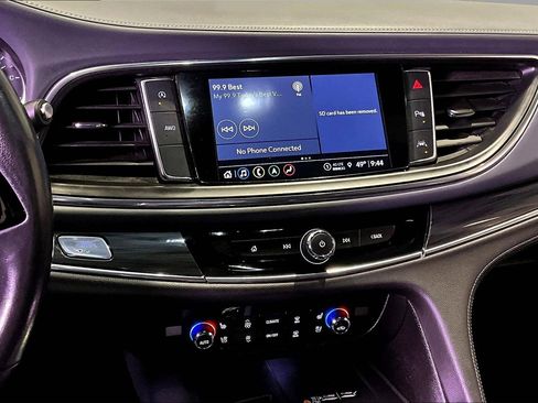 Used 2024 Buick Enclave Premium AWD/4WD image 10
